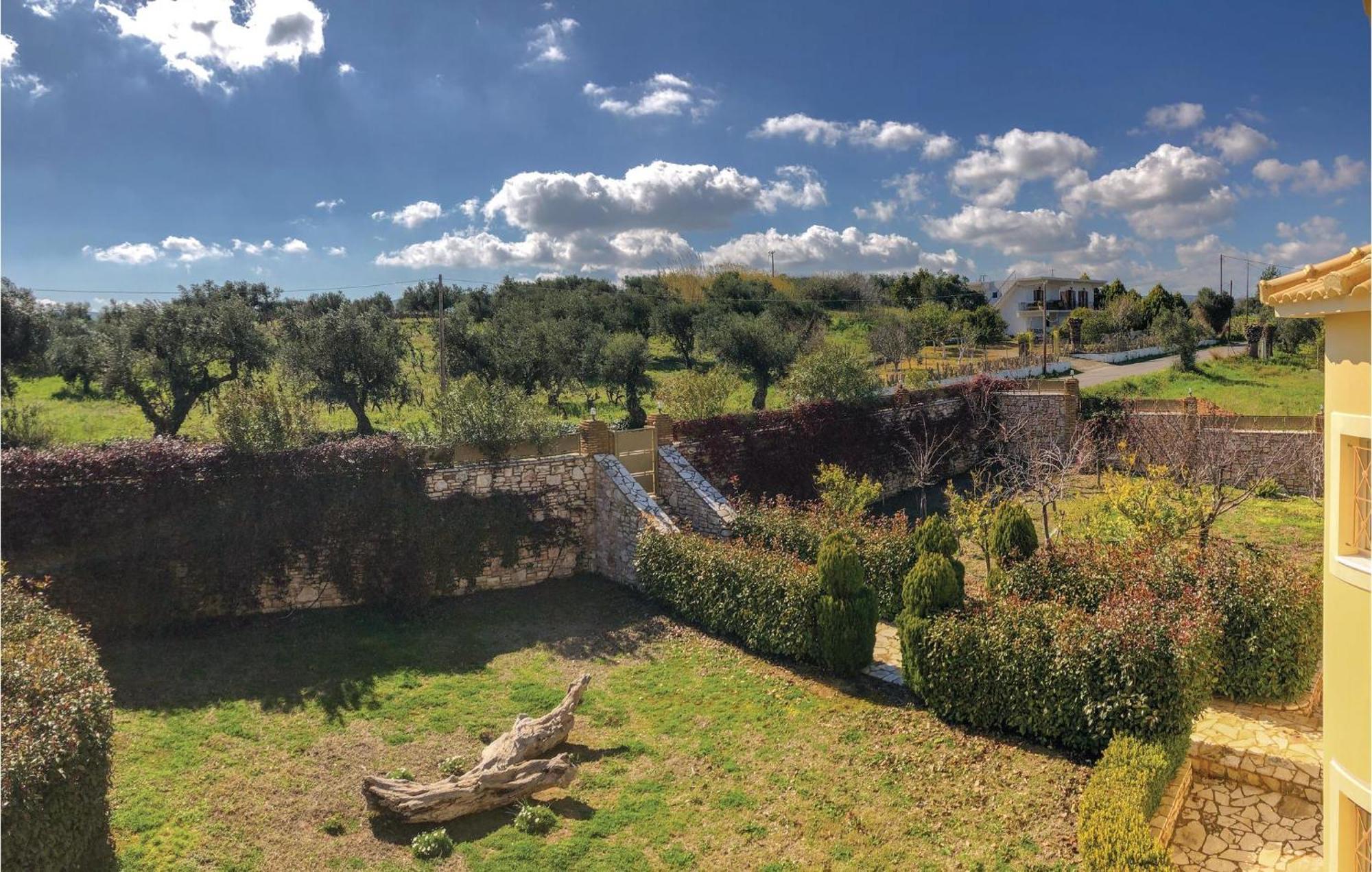 Amazing Home In Koroni With Wifi Extérieur photo