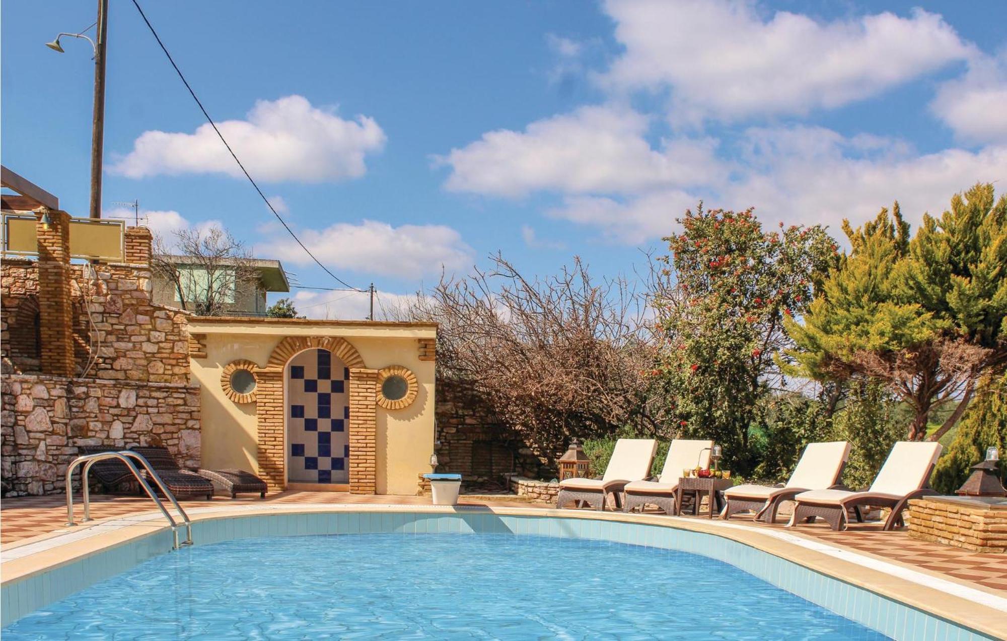 Amazing Home In Koroni With Wifi Extérieur photo