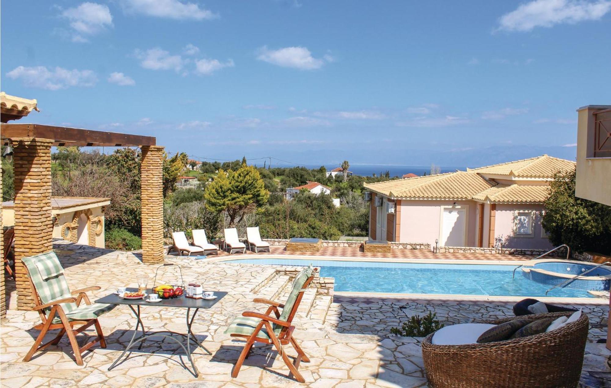Amazing Home In Koroni With Wifi Extérieur photo
