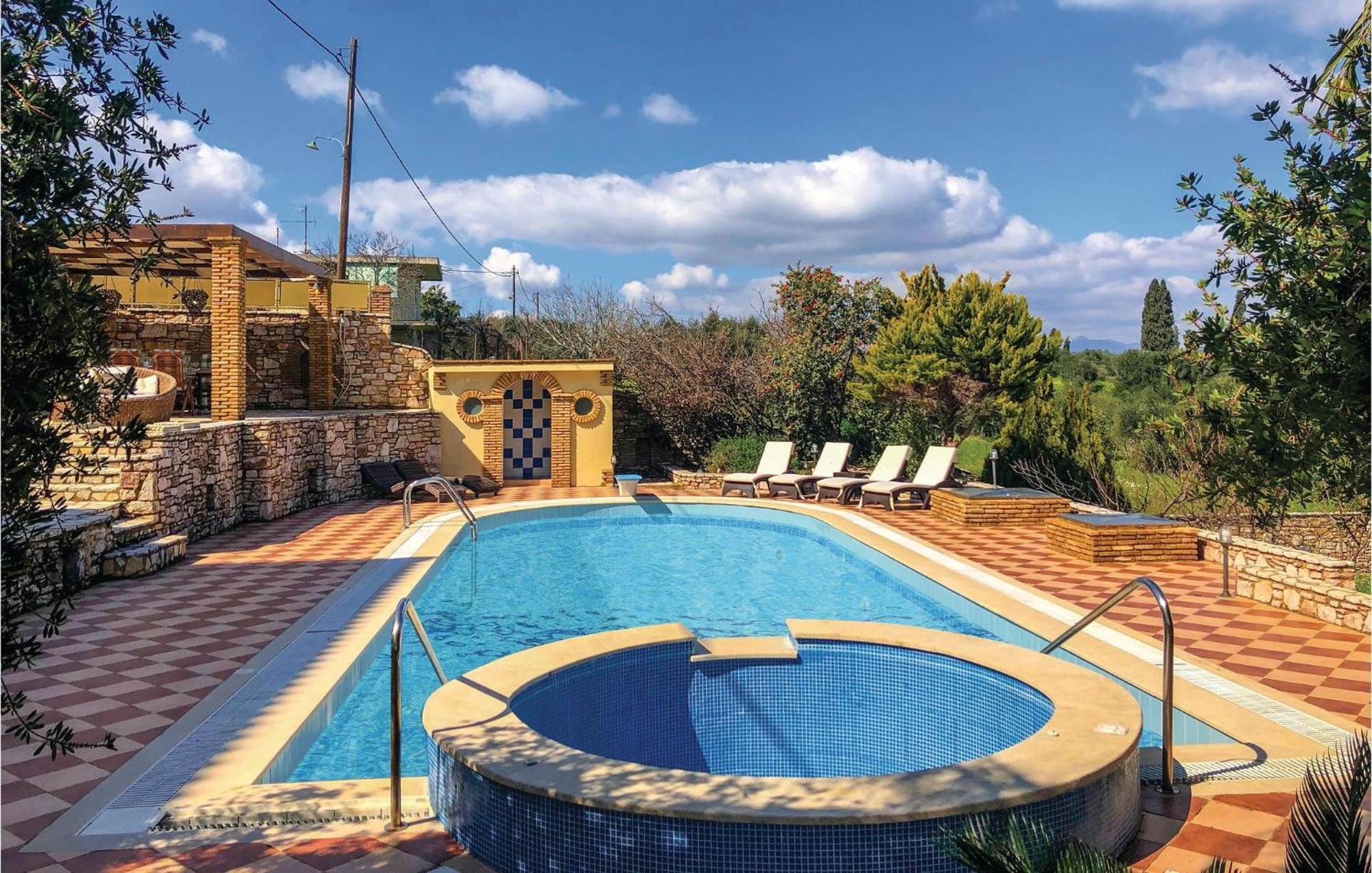 Amazing Home In Koroni With Wifi Extérieur photo