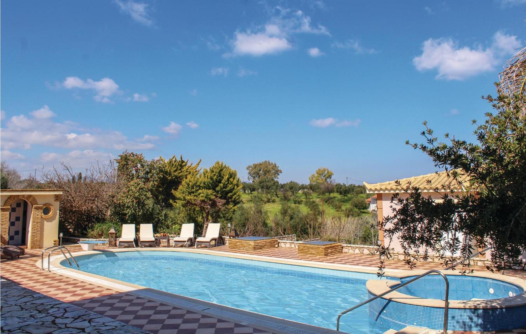 Amazing Home In Koroni With Wifi Extérieur photo
